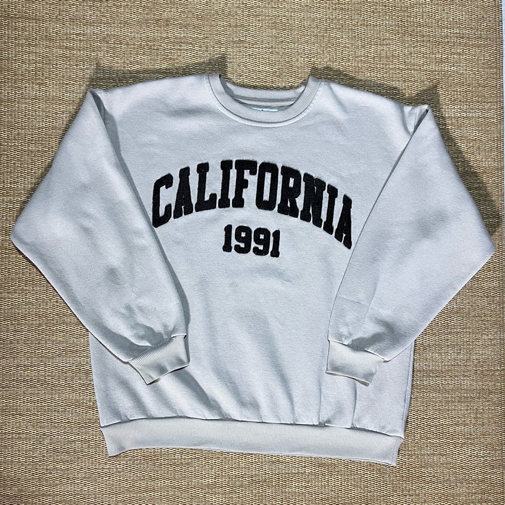 Refuge Athletics Sweatshirt Beige Size Small Good Condition